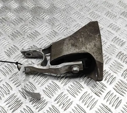 Volvo XC90 Engine mount bracket 31480564 32139982