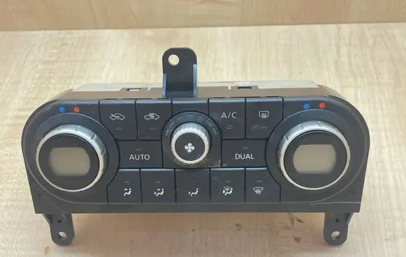 Nissan Qashqai Climate control unit A02000A7703001 27500JD40D