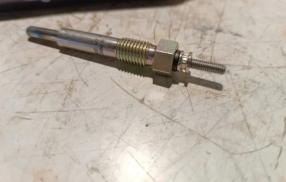 Opel Corsa C Glow plug 0100226208