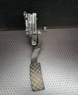 Volkswagen PASSAT B5 Accelerator throttle pedal 8D1723523 6PV00777006