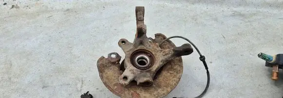 Mitsubishi Colt Front wheel hub spindle knuckle