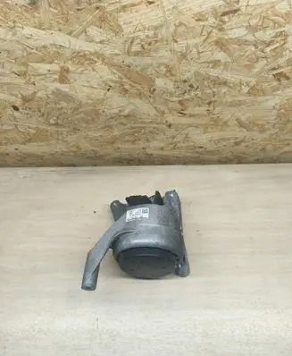 Engine mount bracket