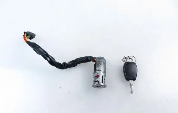 Dacia Logan I Ignition lock 