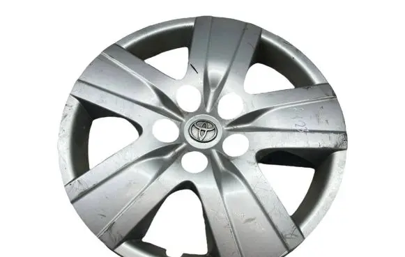 Toyota Corolla Verso AR10 R15 wheel hub/cap/trim 