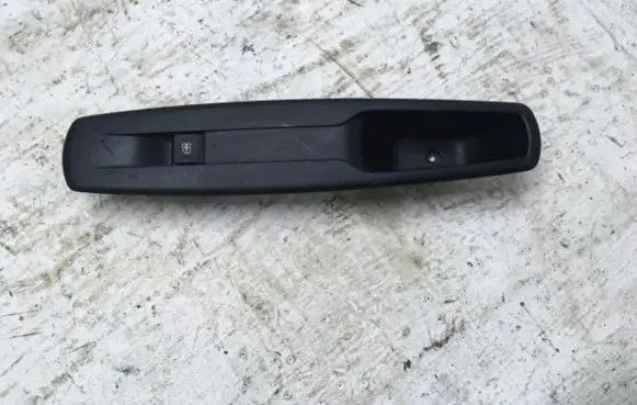 Renault Megane III Quarter vent window switch 