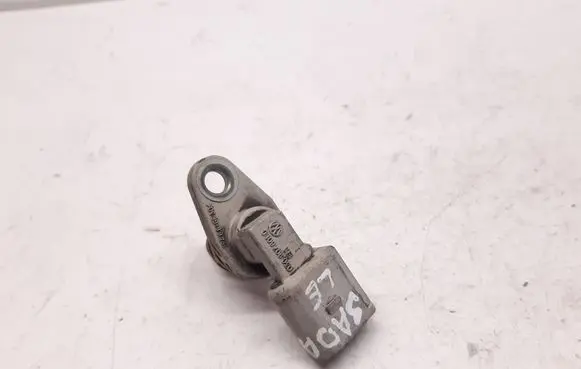 Volkswagen Golf V Camshaft position sensor 030907601D
