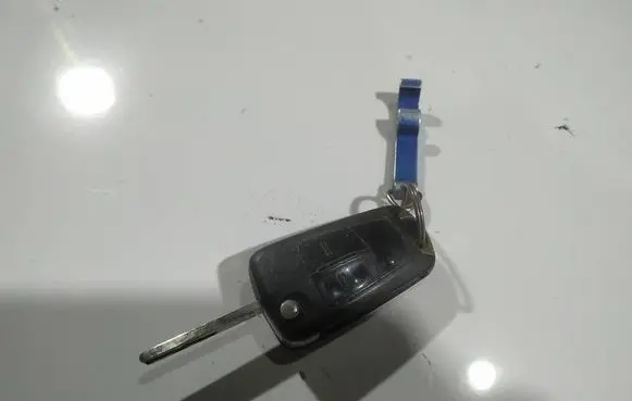 Opel Zafira B Ignition key/card 