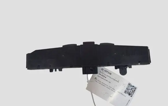 Opel Zafira B Hazard light switch 13100105 03758075