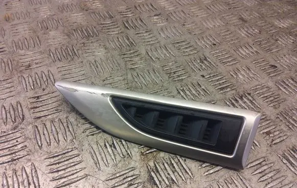 Chevrolet Captiva Fender grill 95027406
