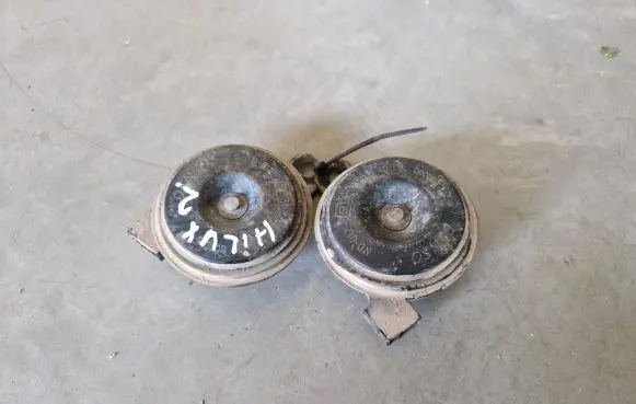 Toyota Hilux (AN10, AN20, AN30) Horn signal