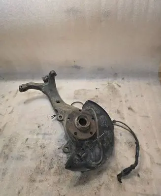 Audi A8 S8 D2 4D Front wheel hub 