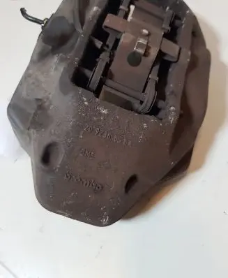 Volkswagen Touareg II Front brake caliper