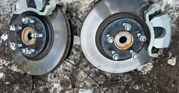 KIA Niro Front wheel hub spindle knuckle brak