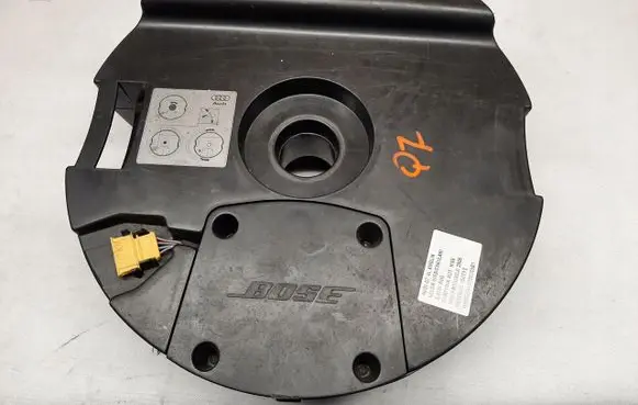 Audi Q7 4L Subwoofer speaker 4L0035382