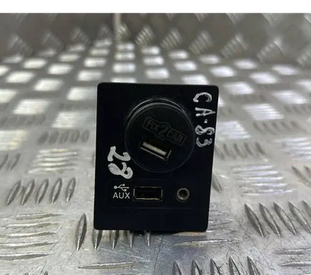 Skoda Superb B8 (3V) USB socket connector 5Q0035726E 270410