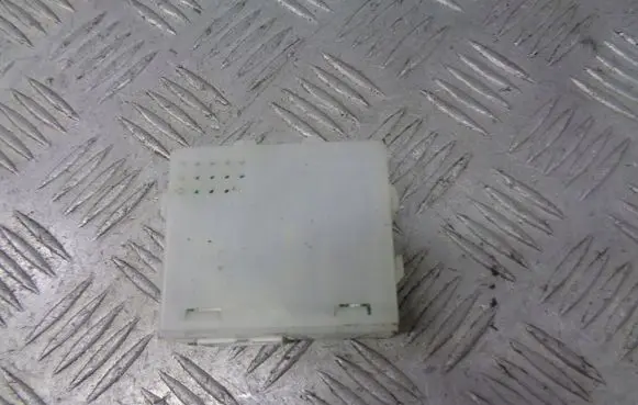 Nissan Primera Camera control unit module 28260-AU100