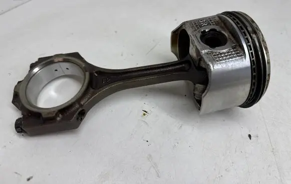Lexus LS UCF30 Piston with connecting rod 131015009001