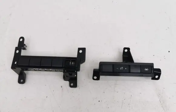 Nissan Juke II F16 A set of switches 