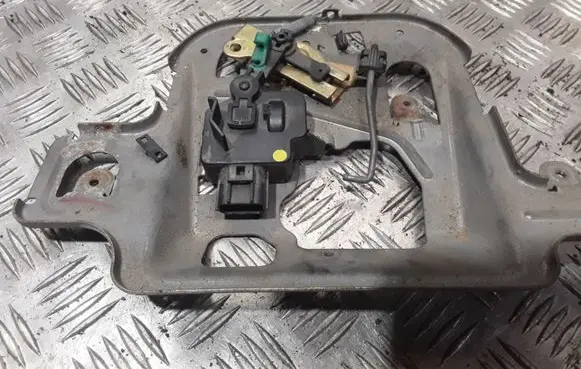 Chrysler PT Cruiser Tailgate boot lock/latch motor 