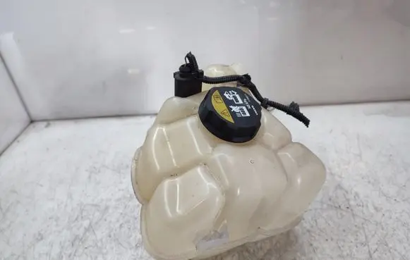 Volvo S90, V90 Coolant expansion tank/reservoir 31338291
