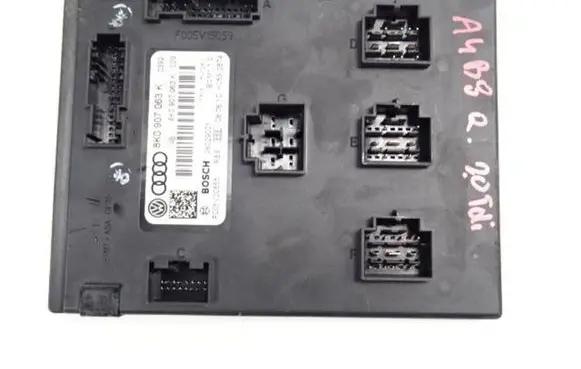 Audi A4 S4 B8 8K Comfort/convenience module 8K0907063K 06029001 005V00855