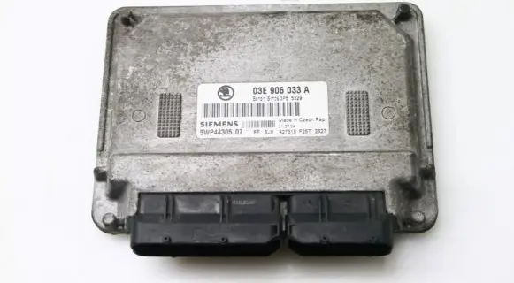 Skoda Fabia Mk1 (6Y) Engine control unit/module 03E906033A