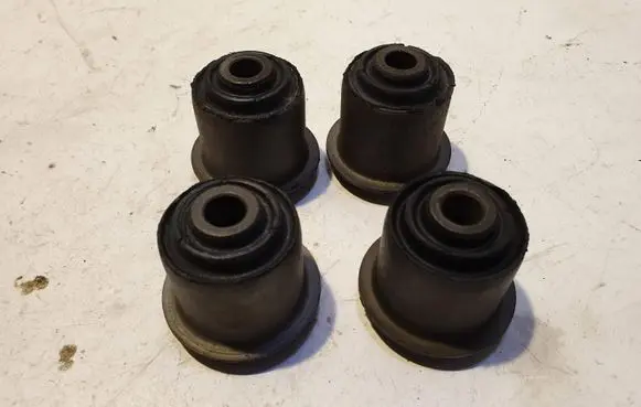 Audi 80 90 B3 Front wishbone bush 857407181