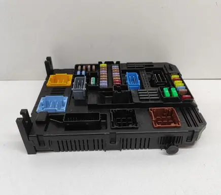Peugeot 2008 II Fuse module 9855665080