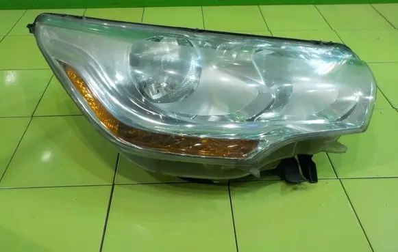 Citroen C4 II Headlight/headlamp 9687304580