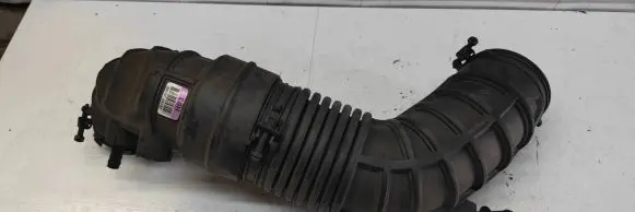 Hyundai Kona I Air intake hose/pipe 28140J9300
