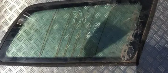 Volvo V50 Rear side window