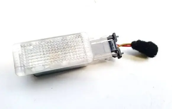 Volkswagen Jetta V Other interior light 8L0947565