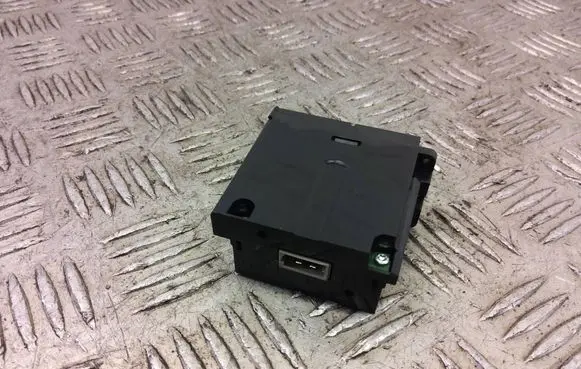 Land Rover Range Rover Evoque L538 USB socket connector 40358387
