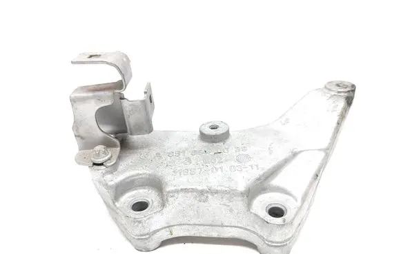 Mercedes-Benz C W205 Engine mounting bracket A6510940039 11387010311 E13002