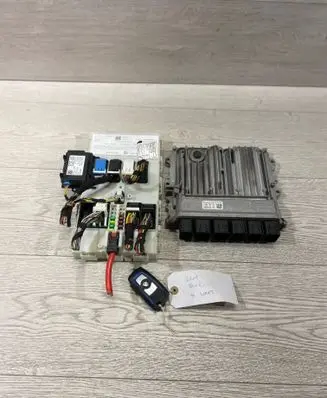 BMW 4 F32 F33 Engine ECU kit and lock set 8689722 0261S18458 030294139