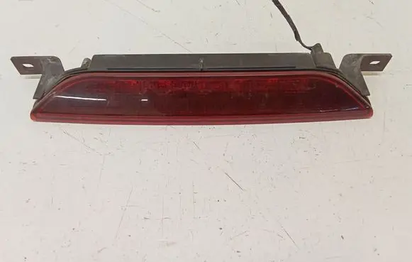 Dodge Caliber Third/center stoplight 05303754