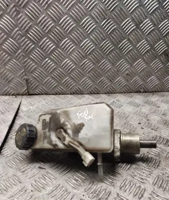 Master brake cylinder