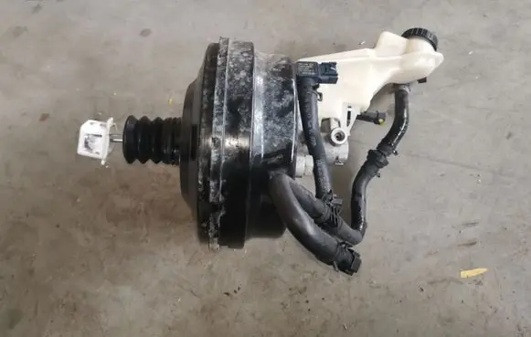 Buick Encore I Brake booster