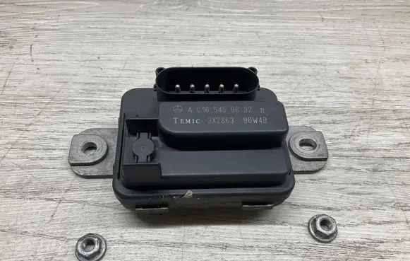 Mercedes-Benz SL AMG R129 Coolant fan relay A0165459632