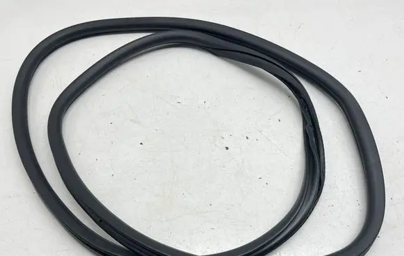 Peugeot 5008 II Rear door rubber seal (on body) 9812586680
