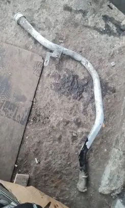 Volvo XC70 Fuel tank filler neck pipe 8629772