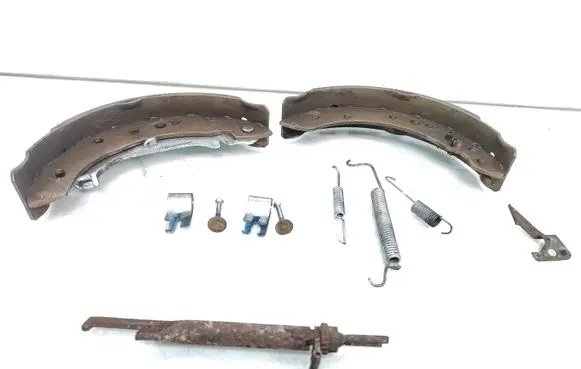 Mitsubishi Colt Handbrake/parking brake pads C05063ABE