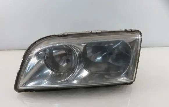 Volvo S40, V40 Headlight/headlamp 30899682