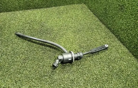 Renault Master III Clutch slave cylinder 8200673232 0431809 270118003