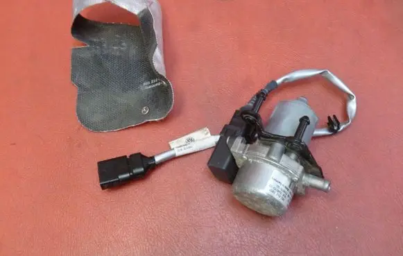 Skoda Fabia Mk3 (NJ) Vacuum pump 1K0612181F