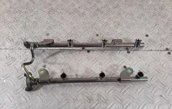Renault Vel Satis Fuel Injector clamp holder
