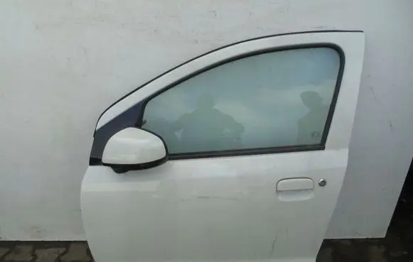Nissan Pixo Rear door
