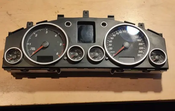 Volkswagen Touareg I Speedometer (instrument cluster) 7L6920 6033EDO097 6033EC2145