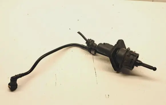 Clutch slave cylinder