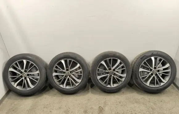 Toyota Avensis T270 R17 alloy rim 